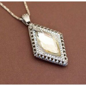 Vintage Clear Diamond Intricate Victorian Necklace 20 inch - U15